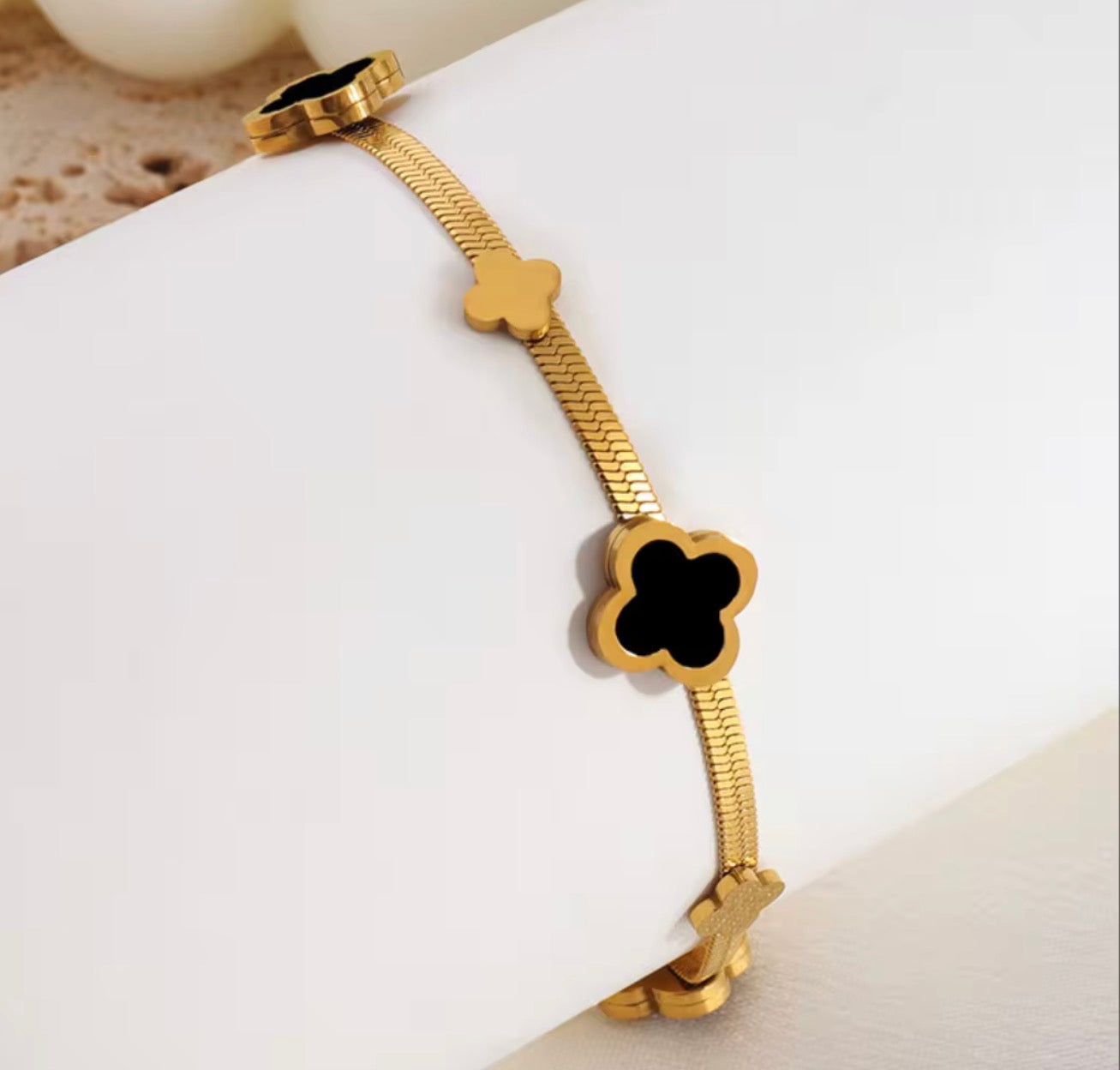 4.4 Bracelet