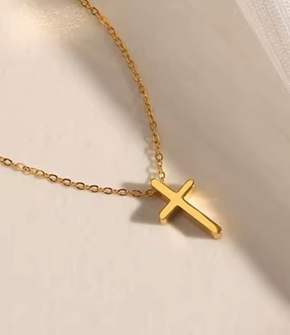 Cruz Necklace
