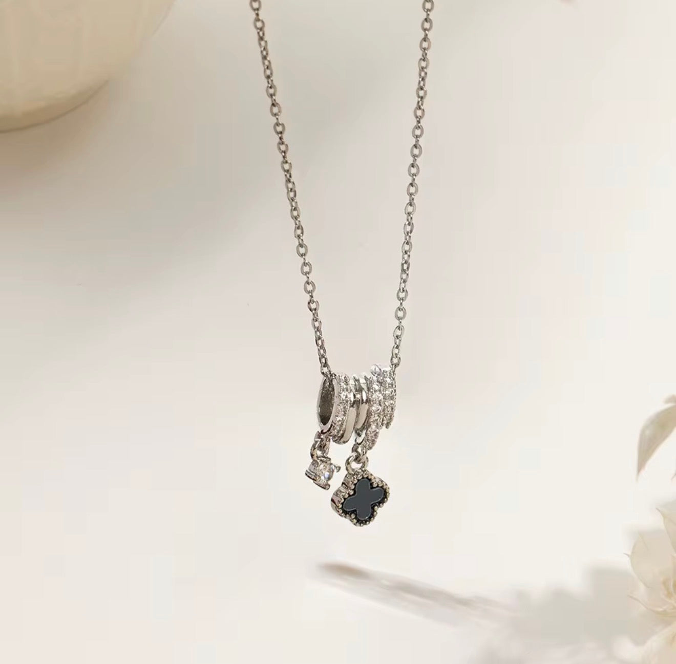 Vera Necklace