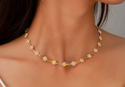 Daisy Necklace