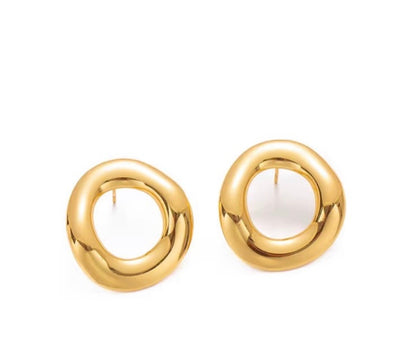 Oli Studs